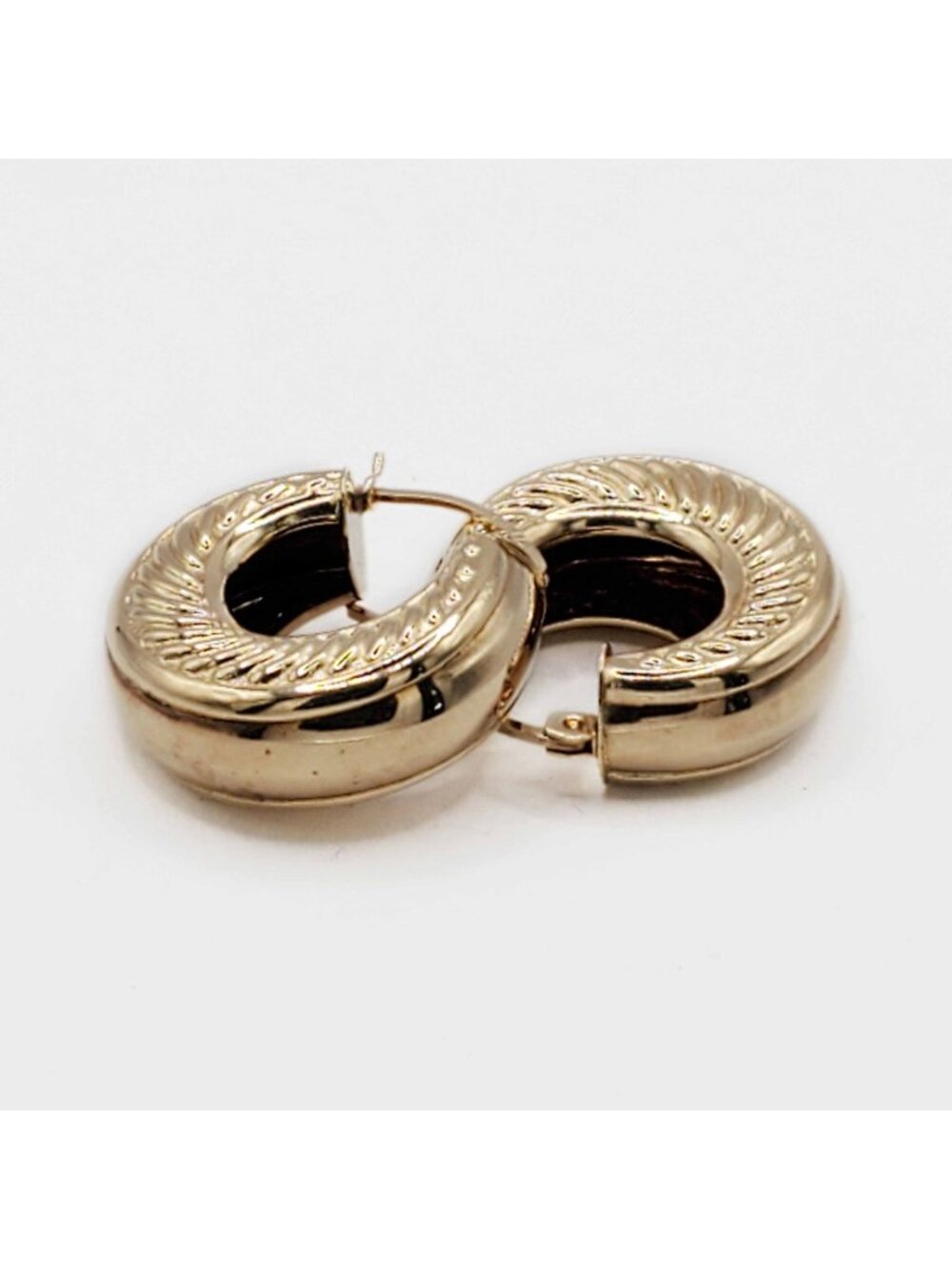 Shrimp Rib Polished Finish Huggie Hoop Earrings 10k Gold
